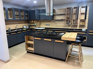 Kitchen in 4 BHK Builder Floor at Dlf Phase ii – for Sale