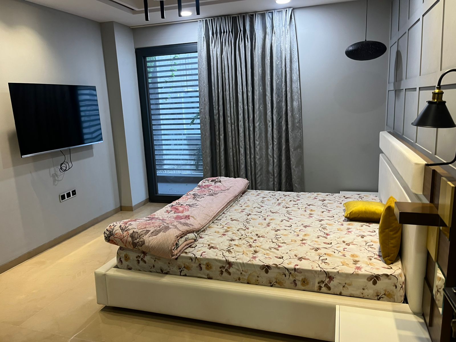 4 BHK + Pooja Room,Servant Room,Extra Room Builder Floor For Sale in DLF Phase II