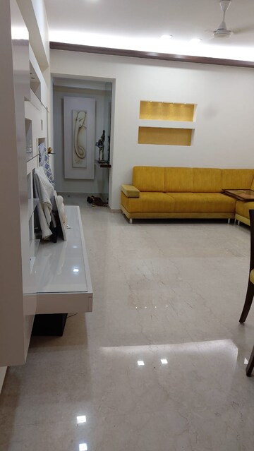 Furnished Amenities in 2 BHK Apartment at Woodland Heights, Bandra West – for Sale