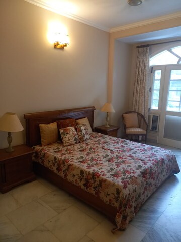 Bedroom in 3 BHK Builder Floor at Defence Colony – for Rent