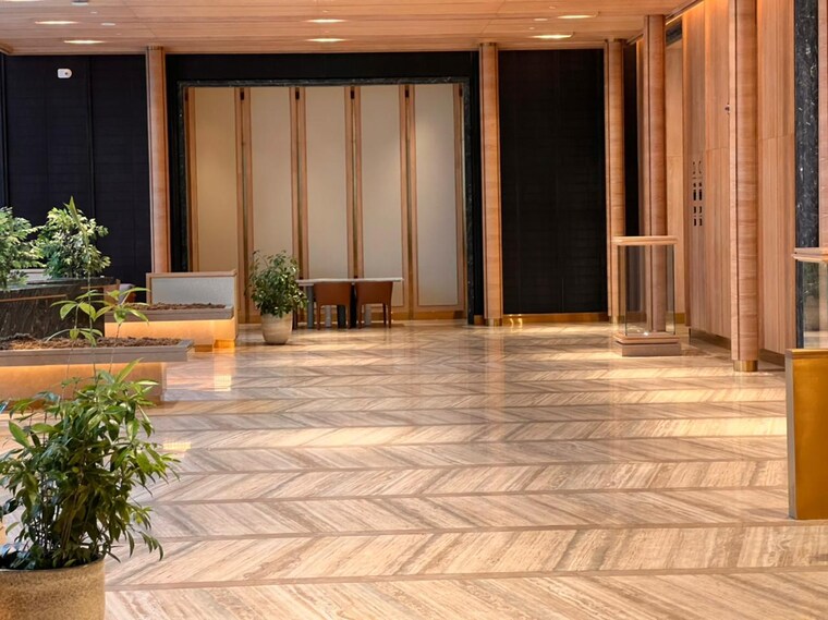 Room, one-lodha-place Commercial Office Space 780 Sq.Ft. In Lower Parel Mumbai 9191736