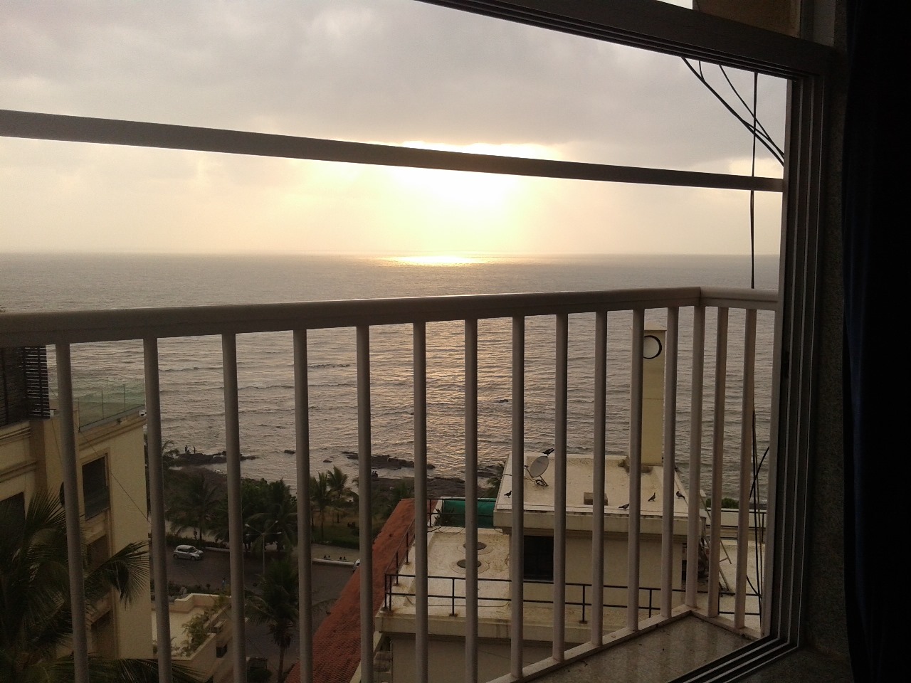 2 BHK + Study Room 800 Sq.Ft. Apartment in Vaikunth Apartment Bandra