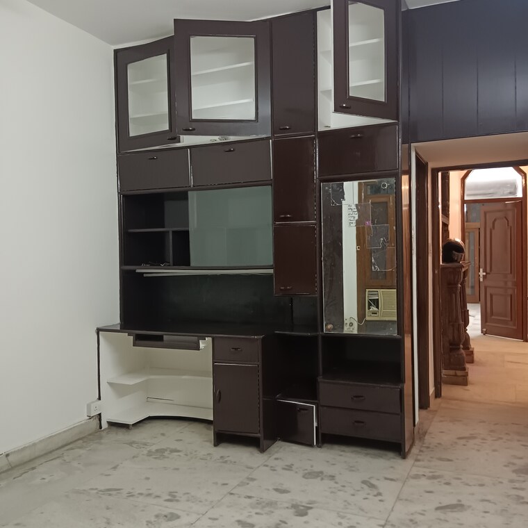 Room, nehru enclave 3.5 Bedroom 1800 Sq.Ft. Builder Floor In Nehru Enclave Delhi 9191772