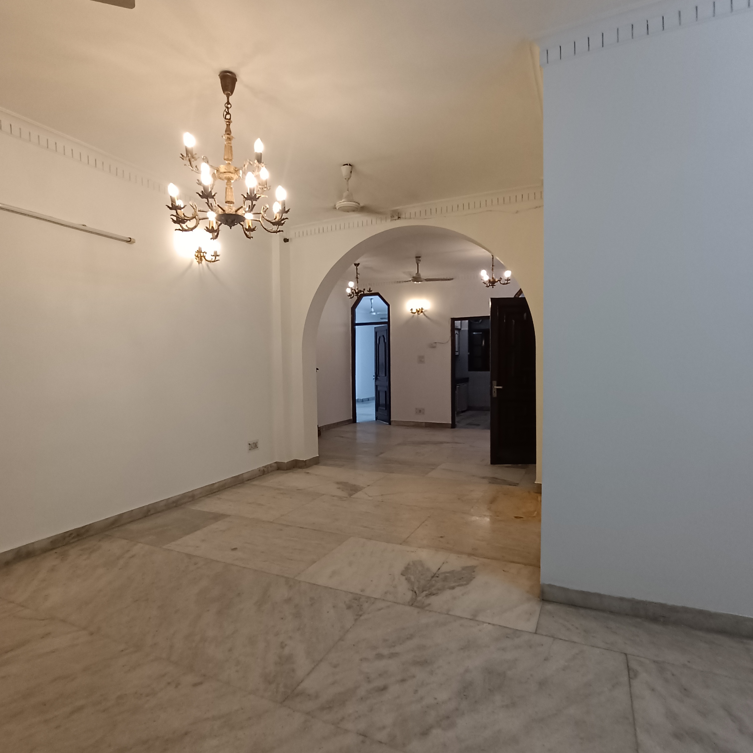 3.5 BHK + Extra Room Builder Floor For Rent in Nehru Enclave