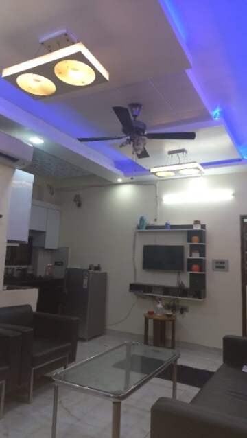 Team Area in 2 BHK Builder Floor at Milestone 32nd Avenue, Sector 15 – for Rent