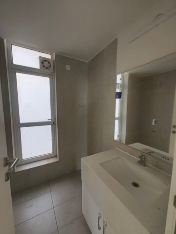 Room in 2.5 BHK Apartment at Ireo The Corridors, Sector 67a – for Rent