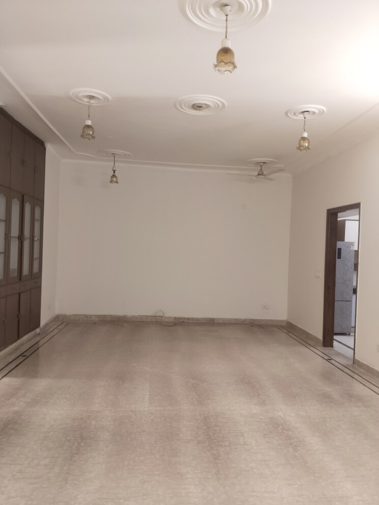 Room, jasola vihar 3 Bedroom 2500 Sq.Ft. Builder Floor In Jasola Vihar Delhi 9191819