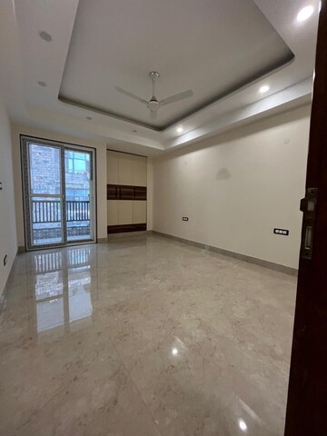 Room in 4 BHK Builder Floor at Saket – for Rent