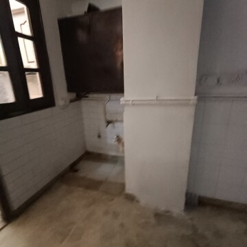 Room in 3.5 BHK Builder Floor at Nehru Enclave – for Rent