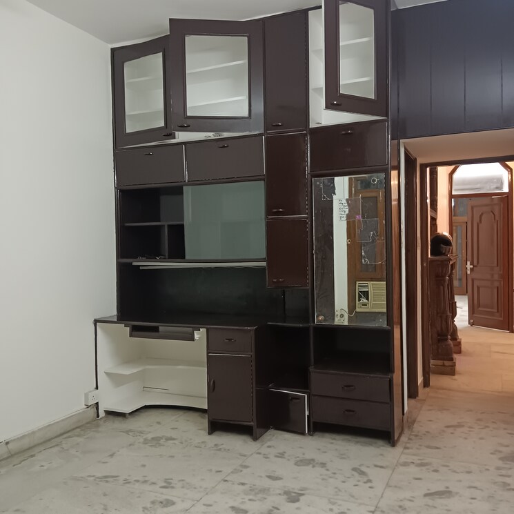Room, nehru enclave 3.5 Bedroom 1800 Sq.Ft. Builder Floor In Nehru Enclave Delhi 9191843