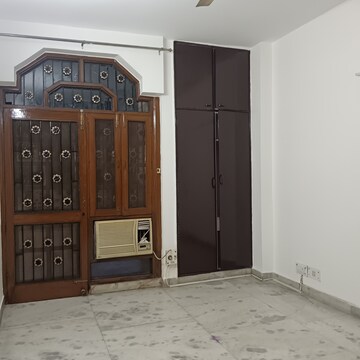 Building Lobby in 3.5 BHK Builder Floor at Nehru Enclave – for Rent