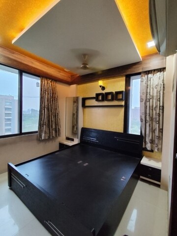 Master Bedroom in 2 BHK Apartment at Chandkheda – for Rent