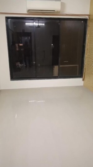 Room in 1 BHK Apartment at Anupam CHS Kandivali, Kandivali West – for Sale