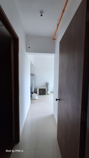 Bathroom in 2 BHK Apartment at Kalpataru Parkcity, Kolshet Road – for Sale