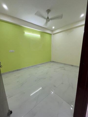 Room in 2 BHK Builder Floor at Saket – for Rent