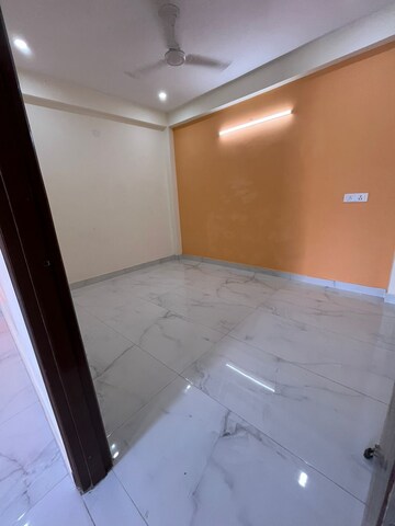 Room in 2 BHK Builder Floor at Saket – for Rent