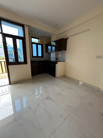 Room in 2 BHK Builder Floor at Saket – for Rent