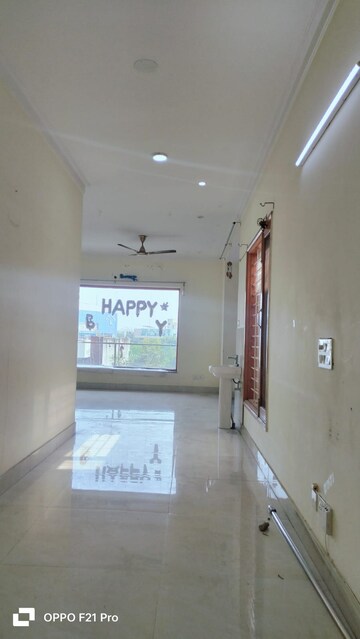 Furnished Amenities in 2 BHK Builder Floor at Unitech South City II, Sector 50 – for Rent