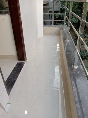 Balcony in 2 BHK Builder Floor at Unitech South City II, Sector 50 – for Rent