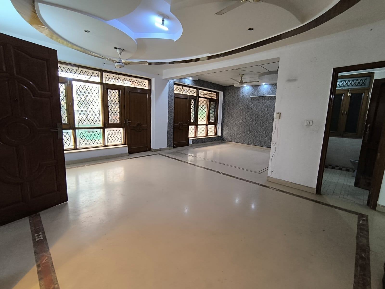 3 BHK + Pooja Room,Servant Room,Study Room,Extra Room Builder Floor For Rent in Green Fields Colony
