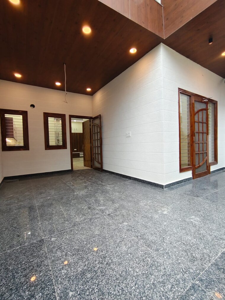 Room, pallavpuram 4 Bedroom 183 Sq.Yd. Villa In Pallavpuram Meerut 9191923