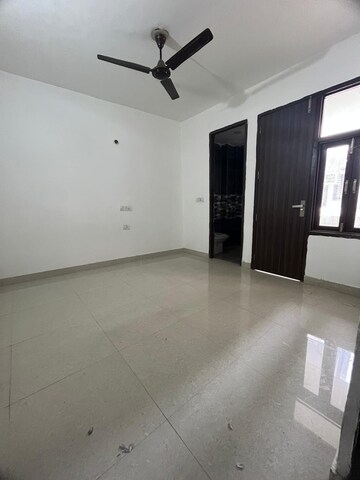 Room in 2 BHK Builder Floor at Saket – for Rent