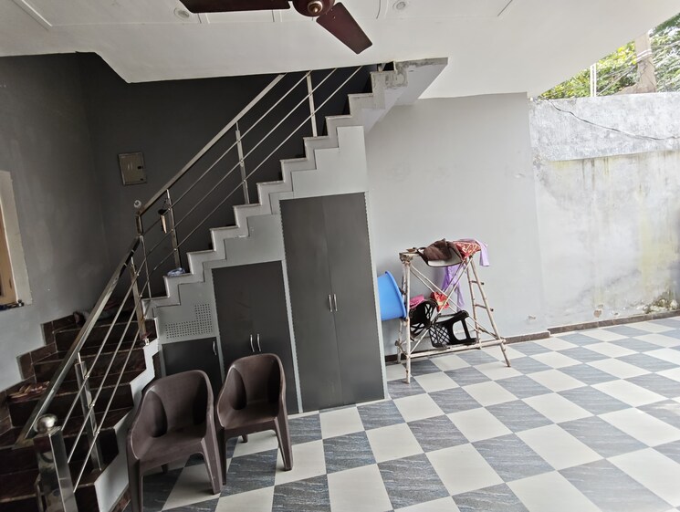 Room, kharar mohali road 3 Bedroom 200 Sq.Yd. Independent House In Kharar Mohali Road Kharar 9191930