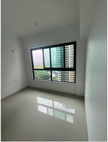 Room in 2 BHK Apartment at Kalpataru Immensa, Kolshet Road – for Rent