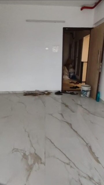 Room in 2 BHK Apartment at Gauri Excellency, Kandivali West – for Rent