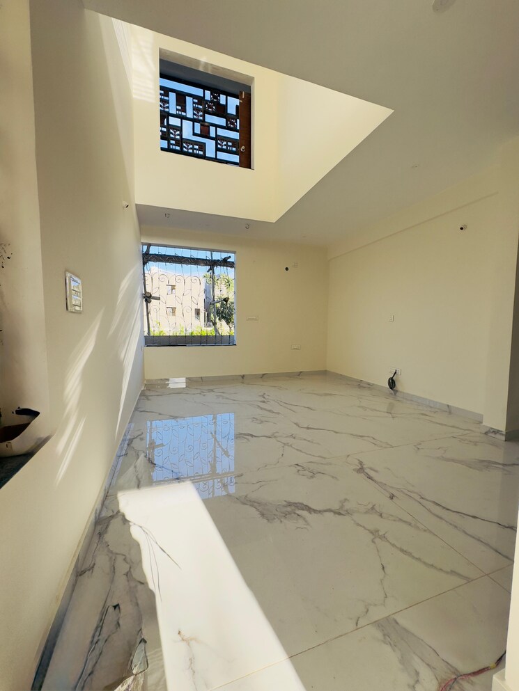 Room, off sarjapur road 4 Bedroom 2700 Sq.Ft. Villa In Off Sarjapur Road Bangalore 9191926