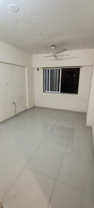 Room in 1 BHK Apartment at Shree Samarth Prabhadevi, Prabhadevi – for Rent