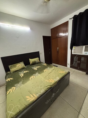 Room in 3 BHK Builder Floor at Malibu Town – for Rent