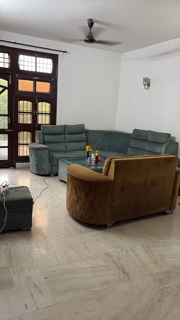 Living Room in 3 BHK Builder Floor at Malibu Town – for Rent