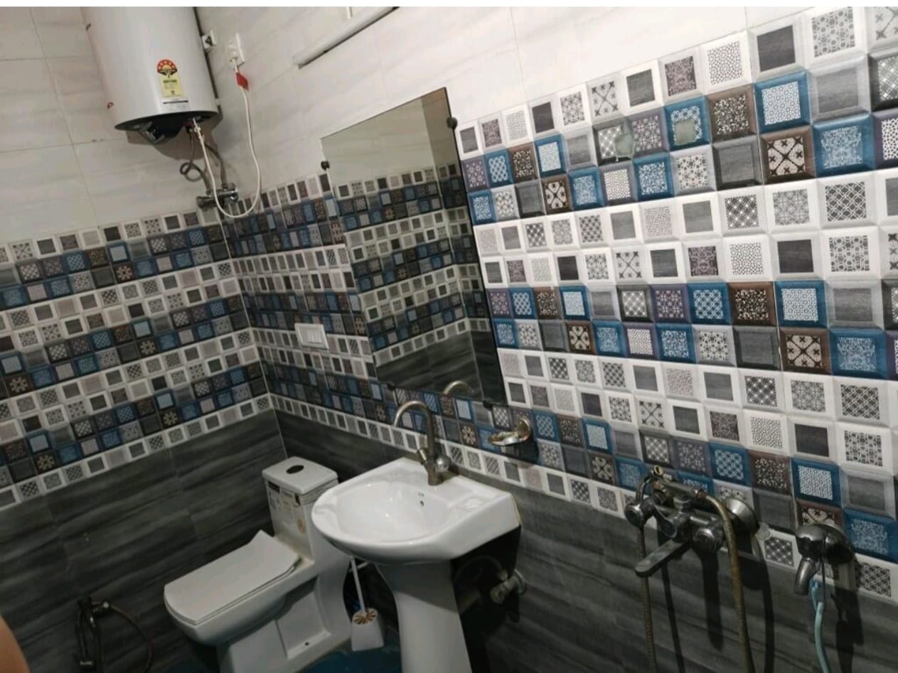 3 BHK Builder Floor For Rent in RWA Apartments Sector 50