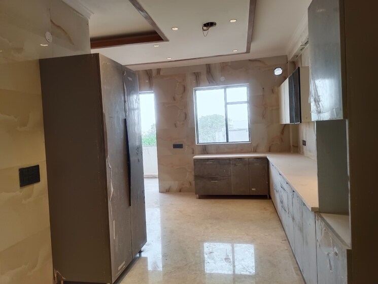 Kitchen, green fields colony 3 Bedroom 350 Sq.Yd. Builder Floor In Green Fields Colony Faridabad 9191993