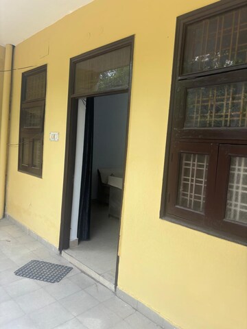 Building Lobby in 2 BHK Builder Floor at Westway Central 50, Sector 50 – for Rent