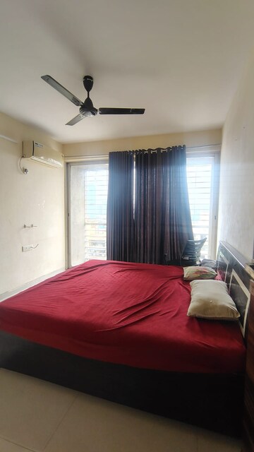 Bedroom in 2 BHK Apartment at Shakti Calista, Ghansoli – for Rent