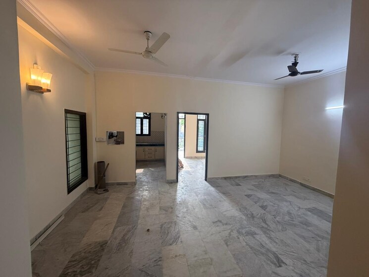 Room, gardenia-glory 2.5 Bedroom 1800 Sq.Ft. Builder Floor In Sector 46 Noida 9192039