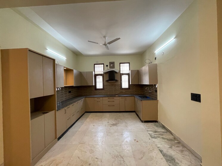 Room, gardenia-glory 2.5 Bedroom 1800 Sq.Ft. Builder Floor In Sector 46 Noida 9192039
