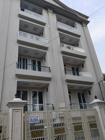 3.5 BHK Apartment – Exterior View View at Mahalaxmi Apartments Mahanagar, Mahanagar - for Sale