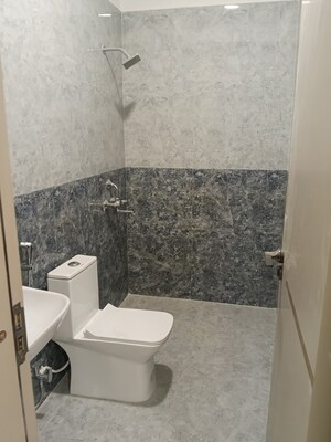 Bathroom in 3.5 BHK Apartment at Mahalaxmi Apartments Mahanagar, Mahanagar – for Sale