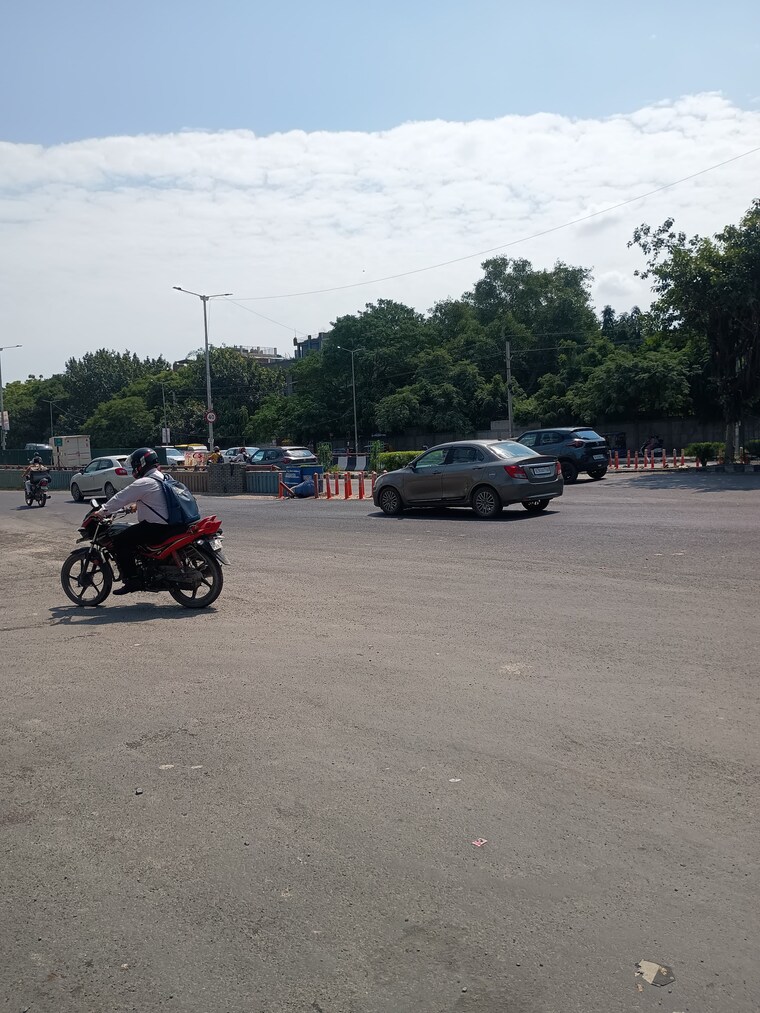  Parking, sector 1 dwarka 3 Bedroom 1000 Sq.Ft. Builder Floor In Sector 1 Dwarka Delhi 9075613