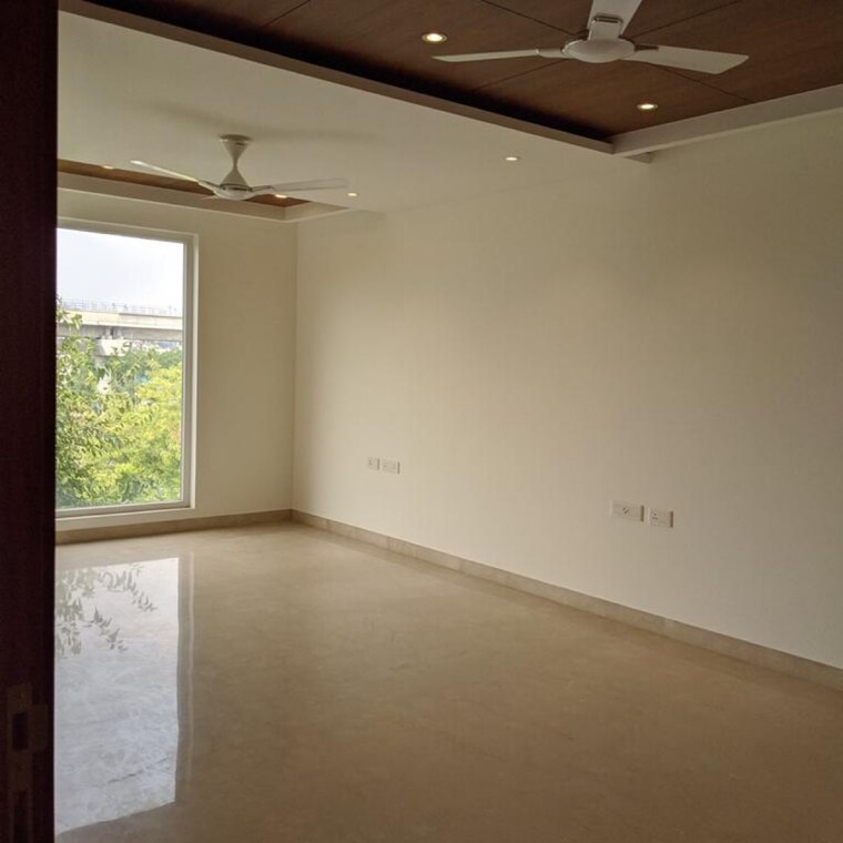 Room, dlf phase ii 4 Bedroom 300 Sq.Yd. Builder Floor In Dlf Phase ii Gurgaon 9192072