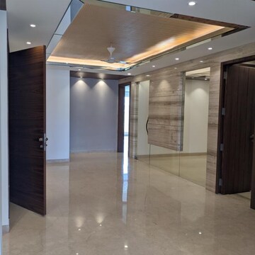 Building Lobby in 4 BHK Builder Floor at Dlf Phase ii – for Rent