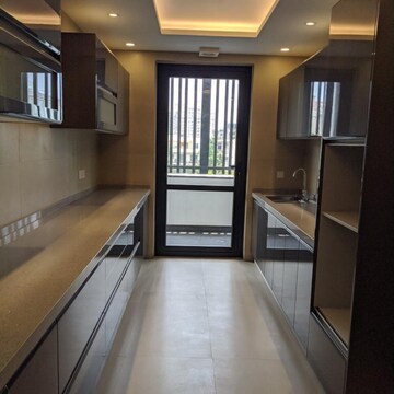 Kitchen in 4 BHK Builder Floor at Dlf Phase ii – for Rent