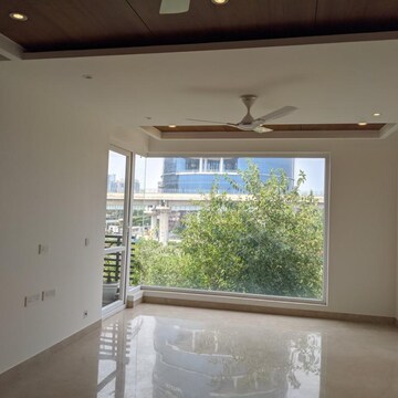 Furnished Amenities in 4 BHK Builder Floor at Dlf Phase ii – for Rent