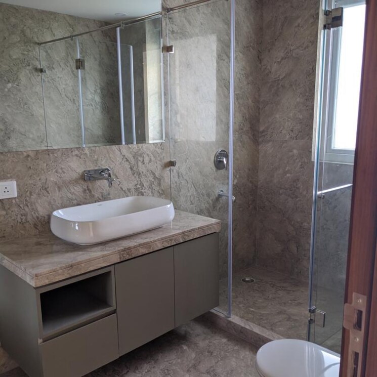 Bathroom, dlf phase ii 4 Bedroom 300 Sq.Yd. Builder Floor In Dlf Phase ii Gurgaon 9192072