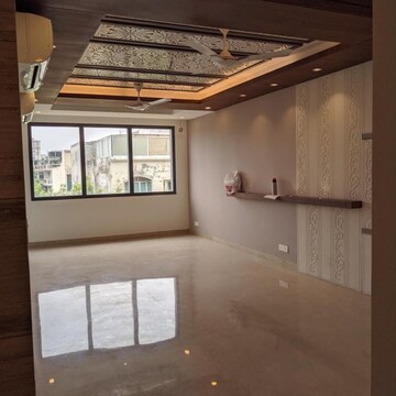 Kitchen in 4 BHK Builder Floor at Dlf Phase ii – for Rent
