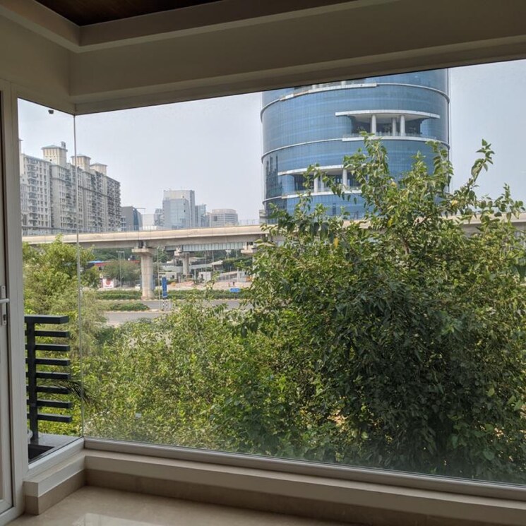 Garden, dlf phase ii 4 Bedroom 300 Sq.Yd. Builder Floor In Dlf Phase ii Gurgaon 9192072