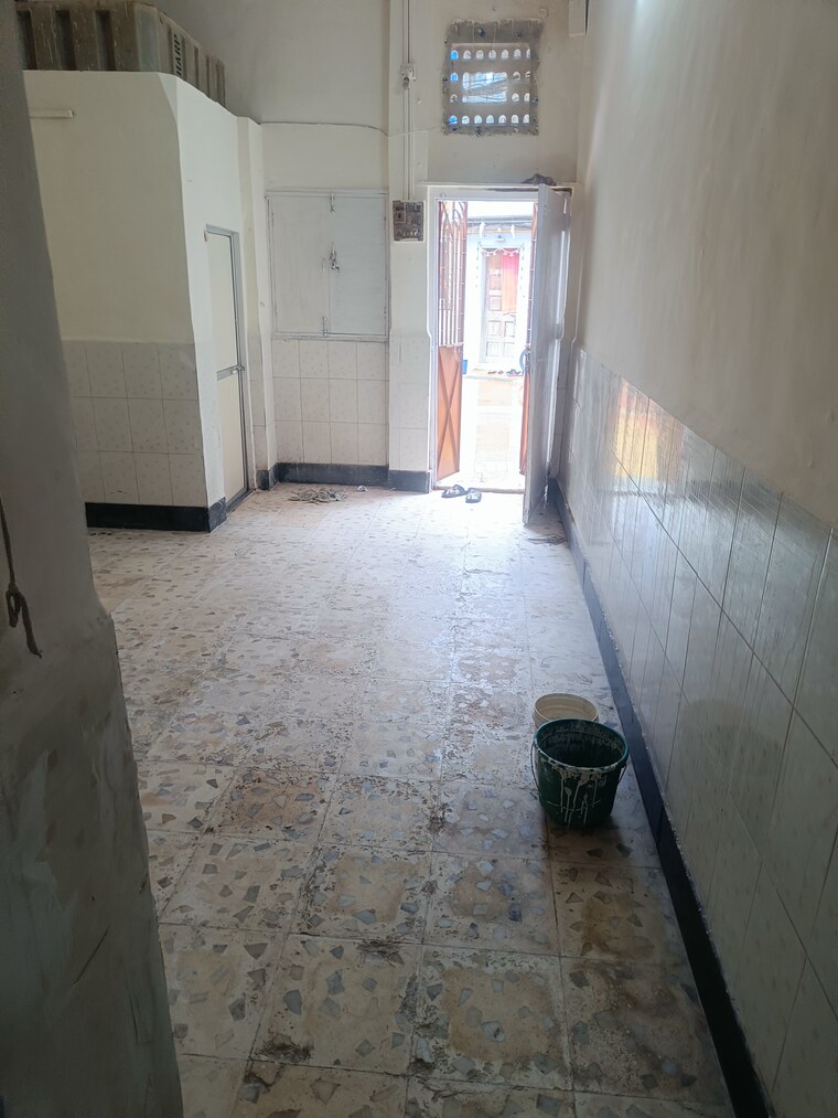 Room, upasana-chs-kandivali-west 1 Bedroom 400 Sq.Ft. Villa In Kandivali West Mumbai 9192080